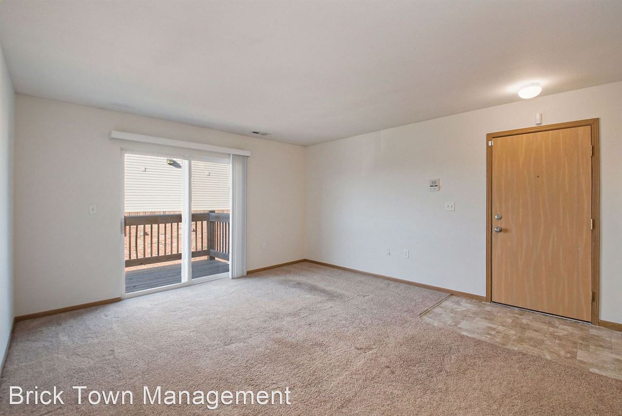 1003 Avenue K - Photo 3 of 16