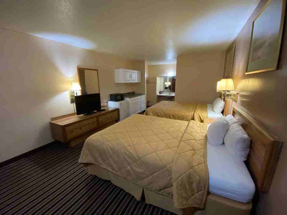 401 Northeast Avenue #22 - Photo 2 of 7