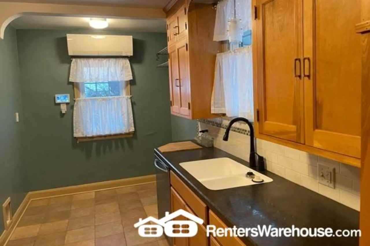 3900 Upton Ave N - Photo 3 of 11