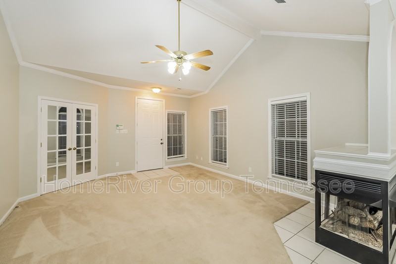 338 Beaver Rd - Photo 3 of 17