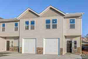 featured image of 2917 S Harvard Ave