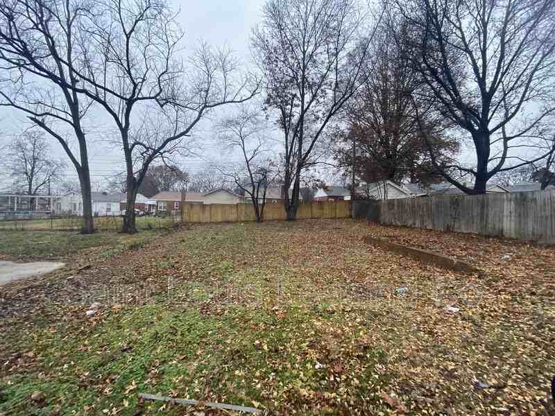 3451 Charlack Ave - Photo 3 of 20