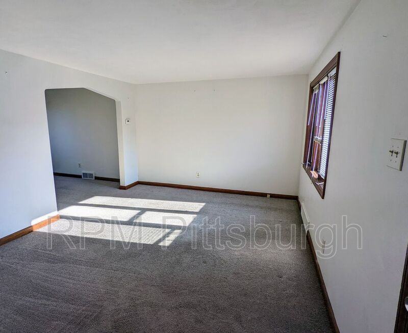 1441 Milan Ave - Photo 3 of 10