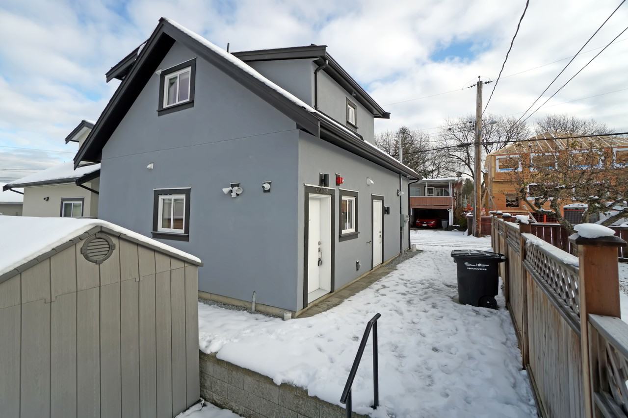 6082 Tyne Street - Photo 3 of 16