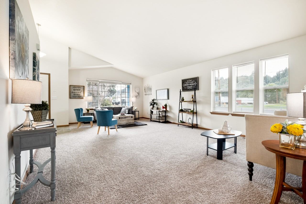 203 10th Ave N - Photo 6 of 12