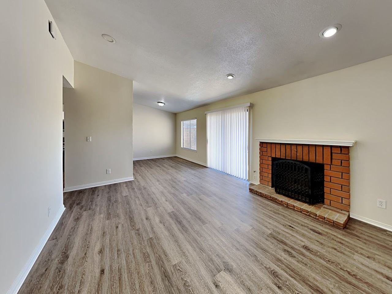 25947 Palomita Dr - Photo 3 of 17