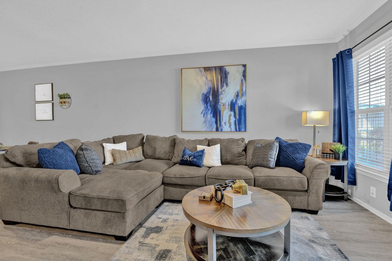 286 Island Dr Apt 113 #113 - Photo 2 of 8