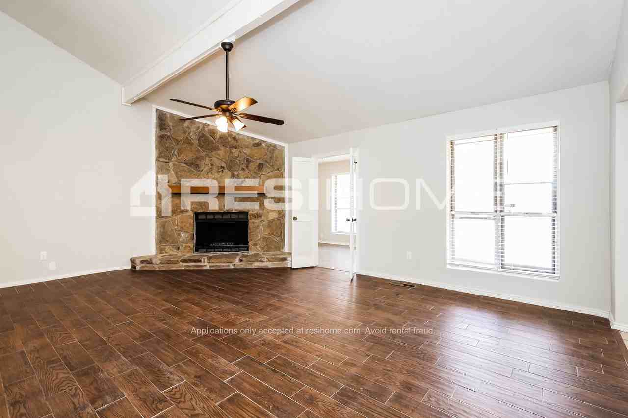 14109 Chickasaw Dr - Photo 3 of 18