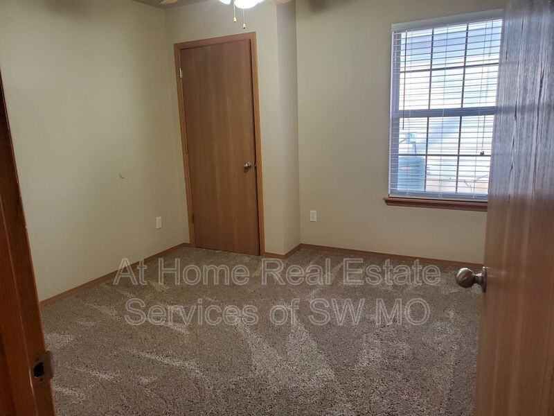 4258 W Latoka St - Photo 5 of 11