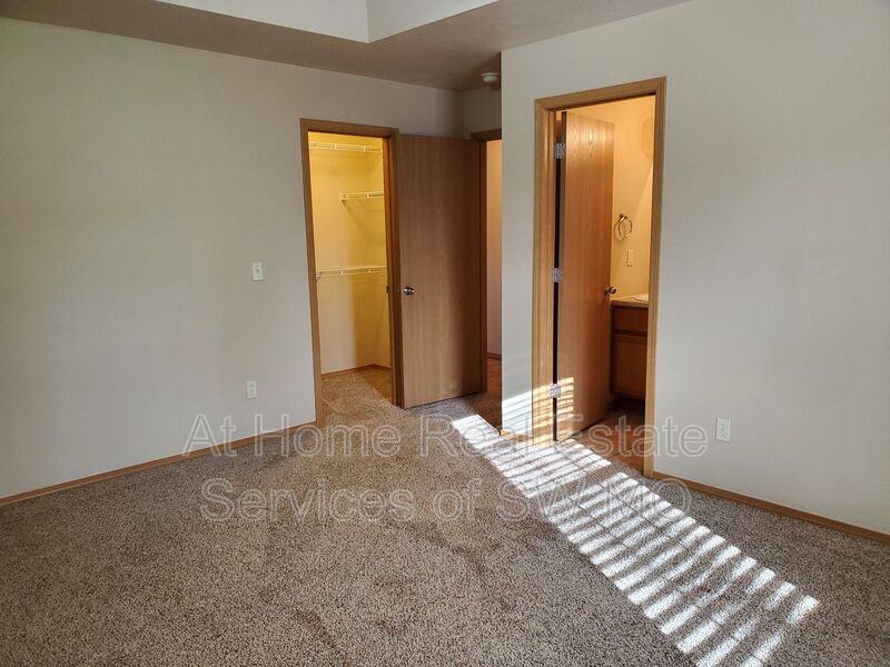 4258 W Latoka St - Photo 7 of 11