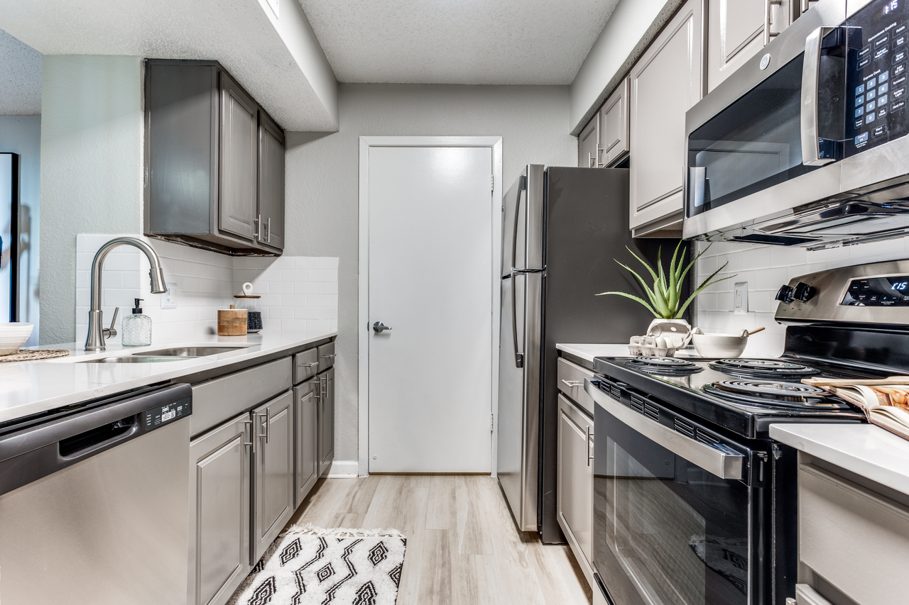 The Huxley - Photo 4 of 27