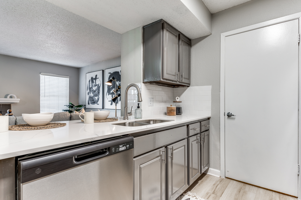 The Huxley - Photo 5 of 27