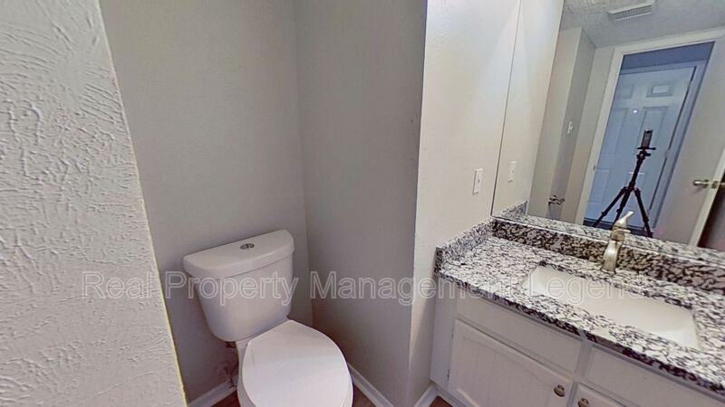 2902 S Fielder Rd - Photo 7 of 38