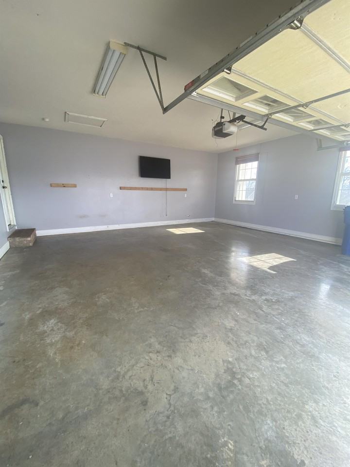 54 Victoria Dr #1 - Photo 2 of 20