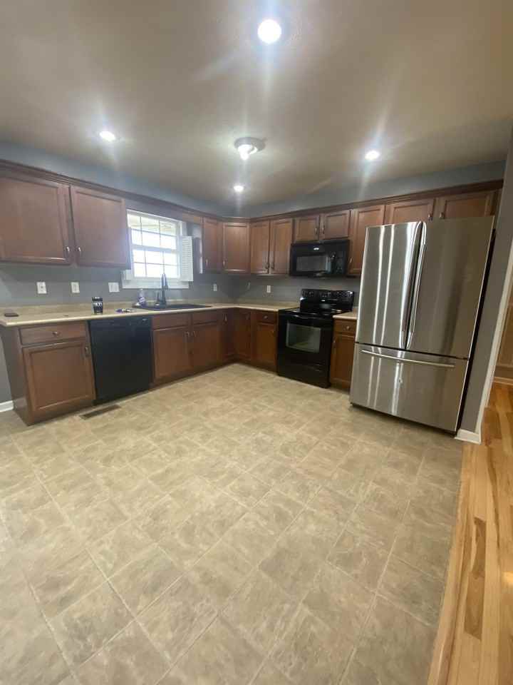 54 Victoria Dr #1 - Photo 3 of 20