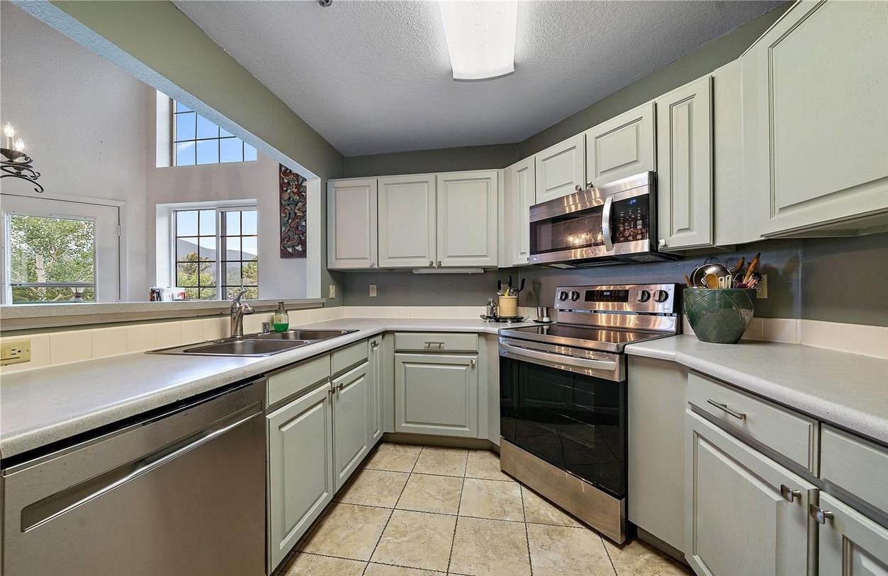 31819 Rocky Village Dr #302 - Photo 5 of 19