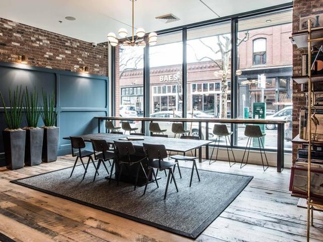 230 Sw Ash St - Photo 2 of 33