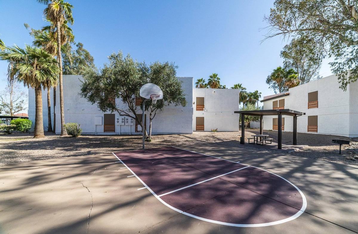 1926 N Avenida De Palmas - Photo 7 of 26