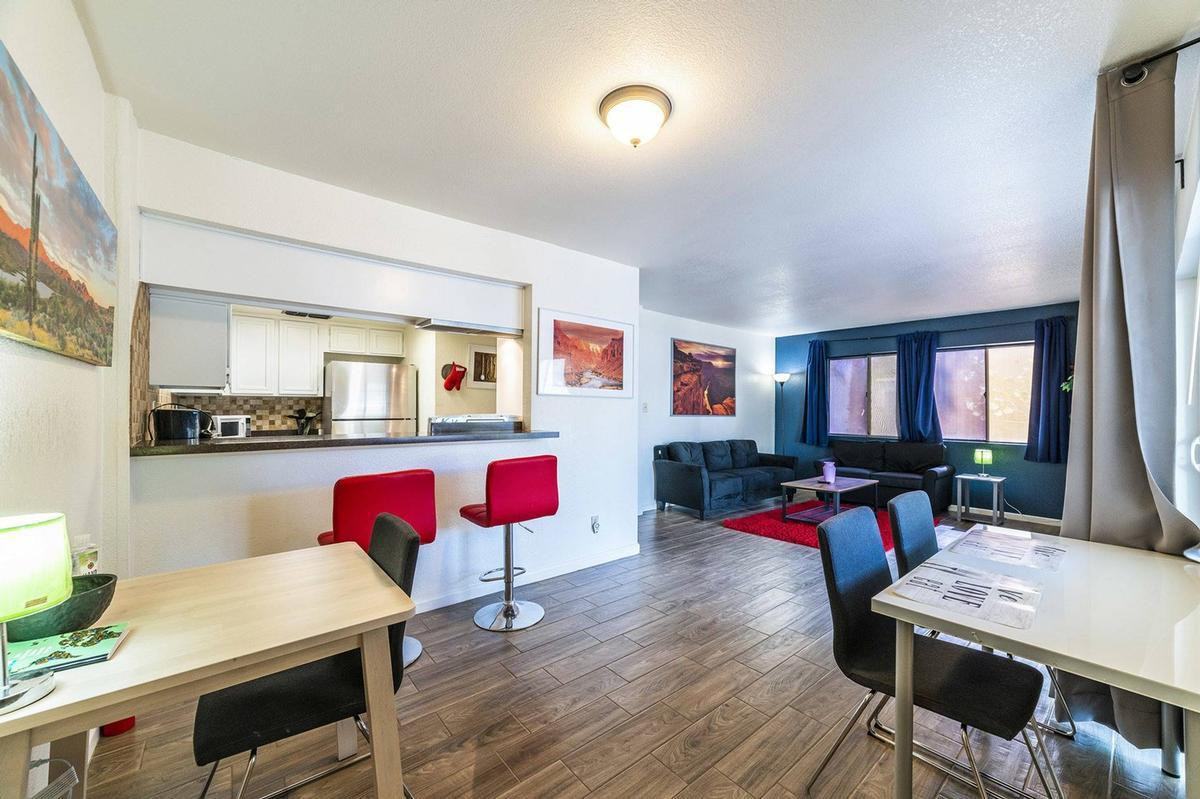 1926 N Avenida De Palmas - Photo 7 of 26