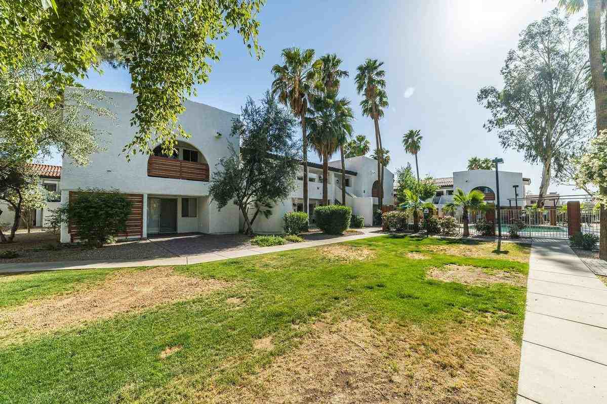 1926 N Avenida De Palmas - Photo 6 of 26