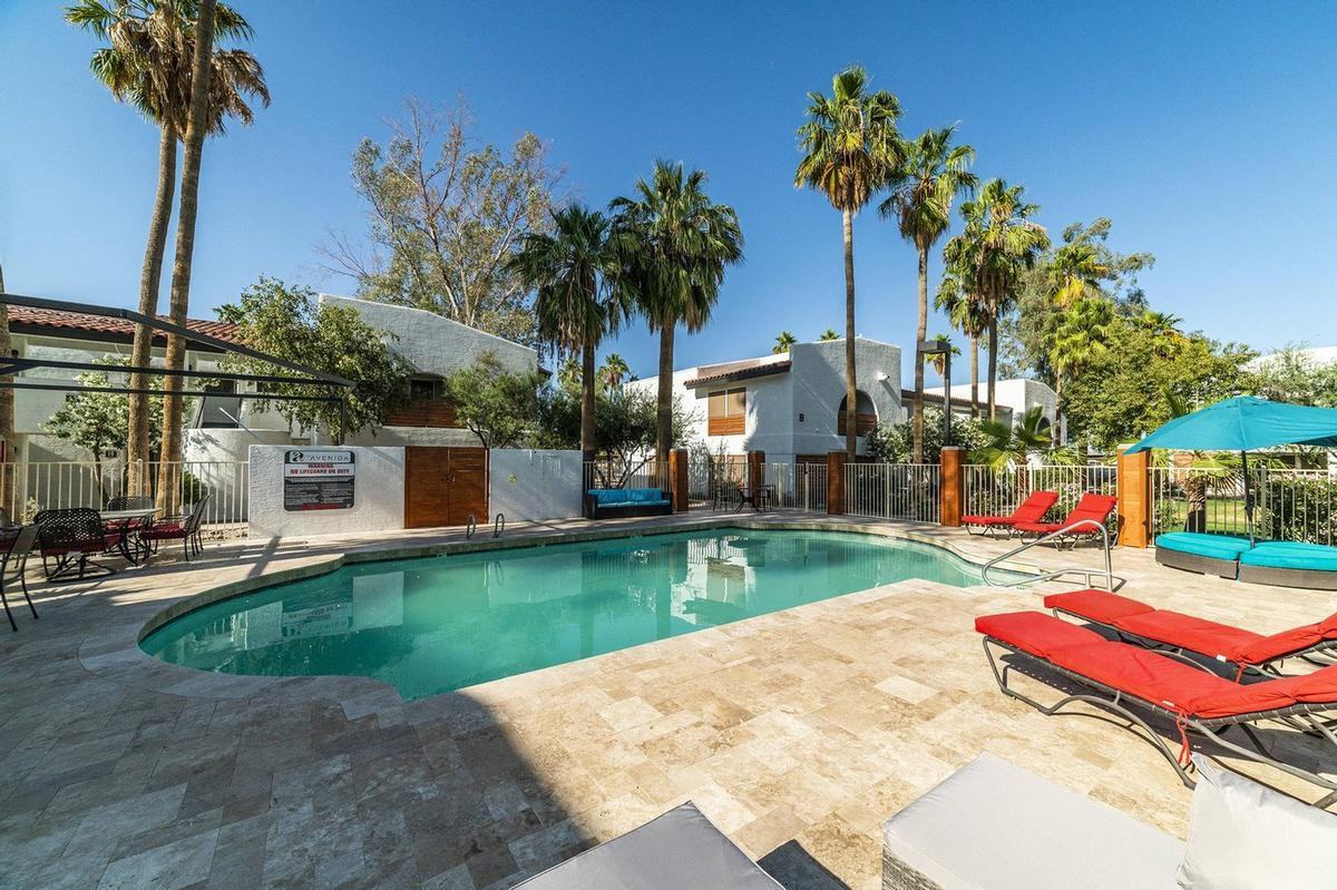 1926 N Avenida De Palmas - Photo 2 of 26