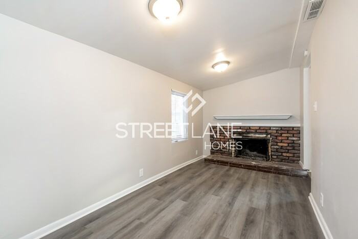 900 S Eliot St - Photo 2 of 15