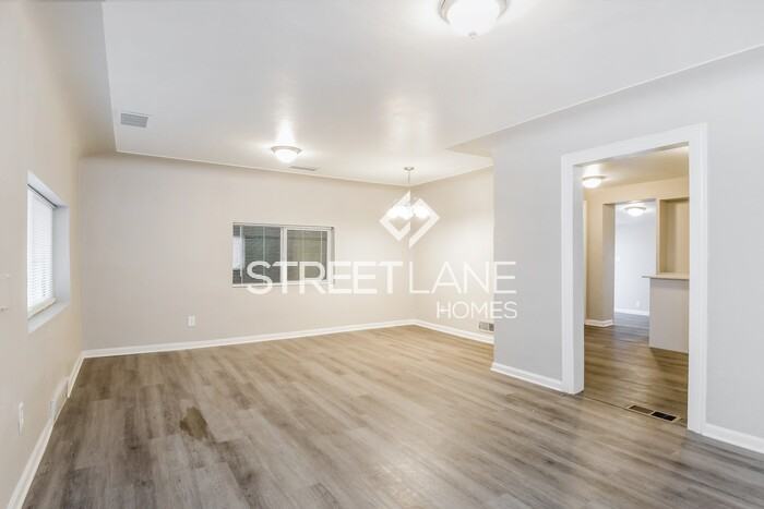 900 S Eliot St - Photo 3 of 15