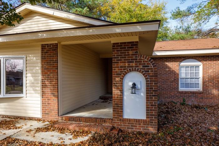 4704 Bent Pine Dr - Photo 2 of 27