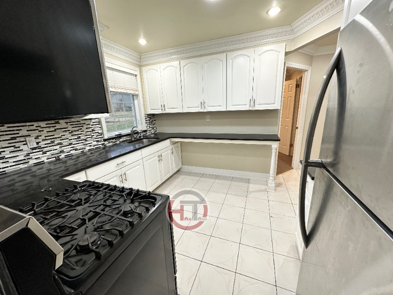 2026 Paulding Ave Fl 1 - Photo 2 of 11