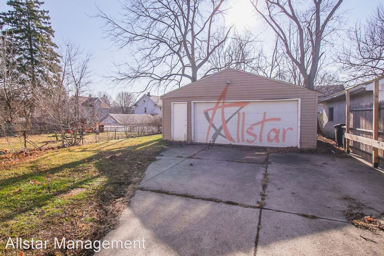 30-32 E Mapledale Ave - Photo 2 of 21