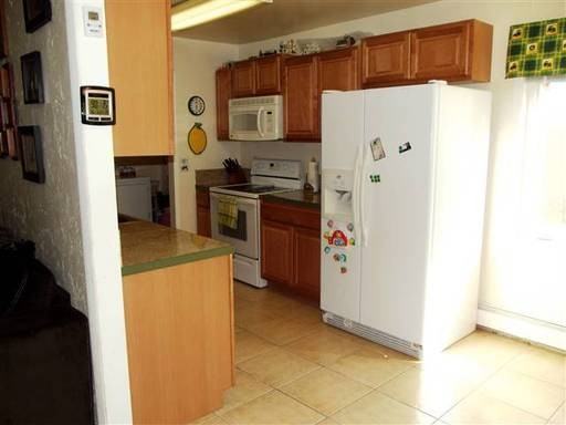 895 Lakloey Dr - Photo 2 of 9