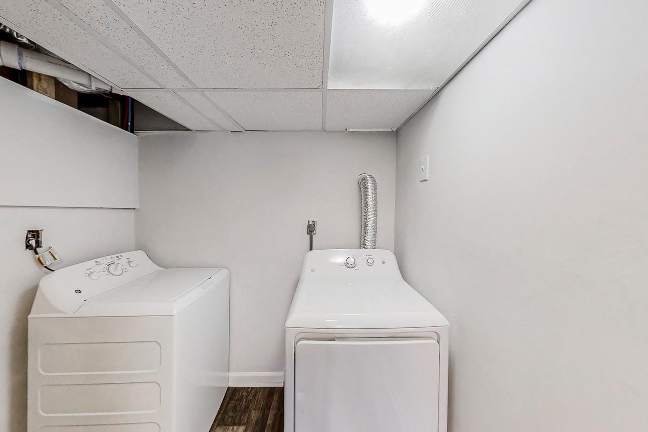 Sweetbriar Ln - Photo 3 of 11