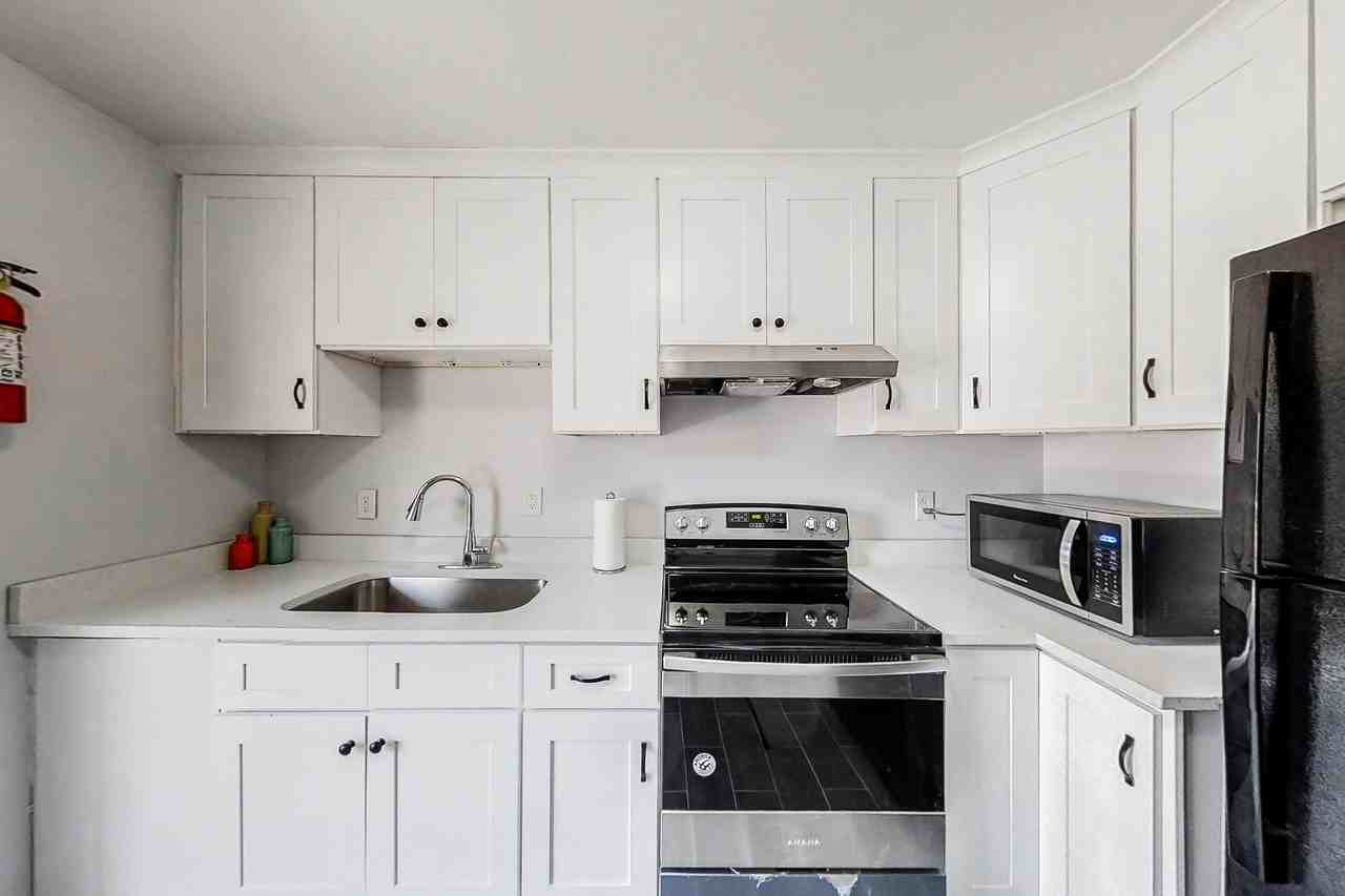 Sweetbriar Ln - Photo 4 of 11