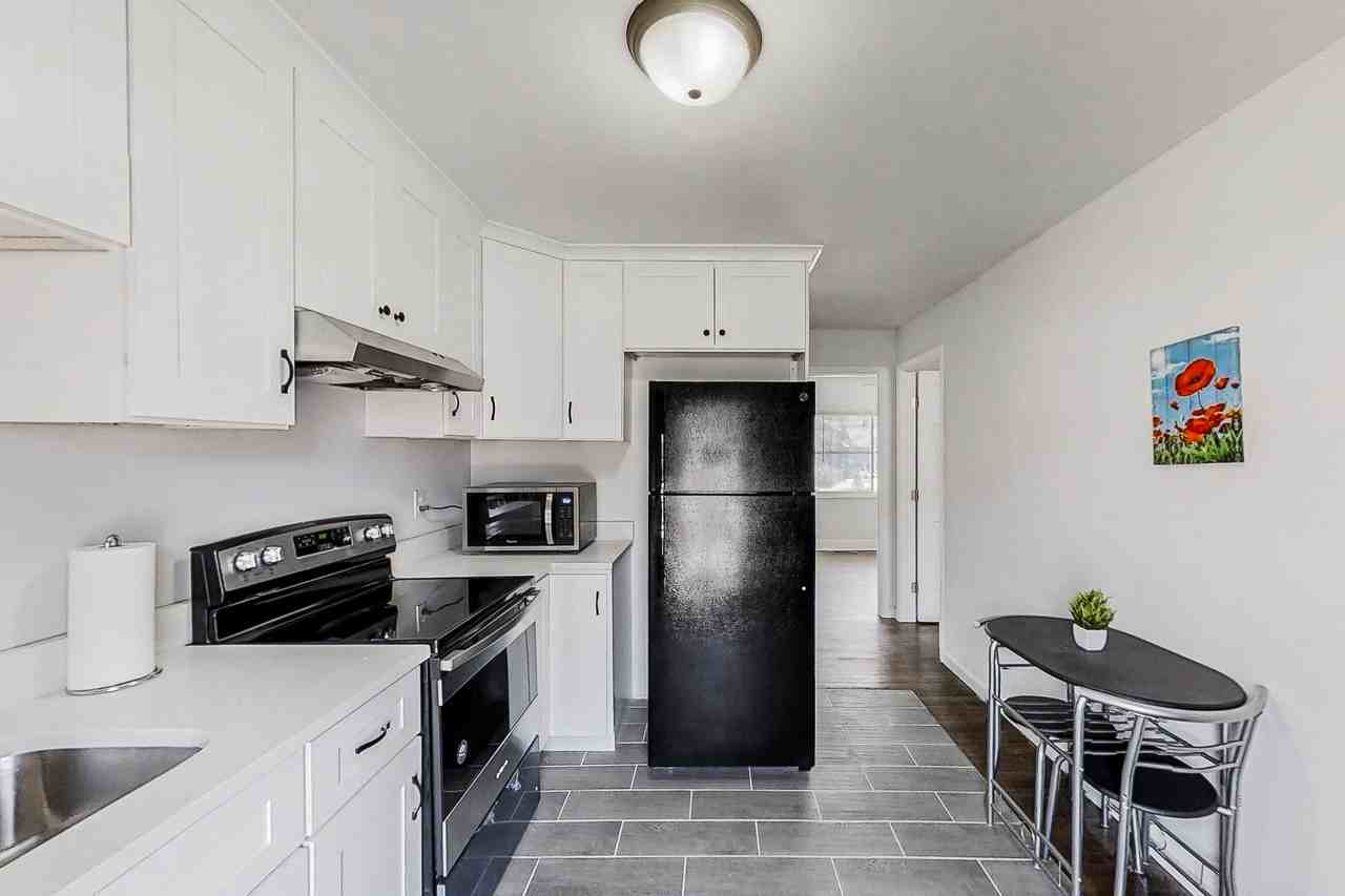 Sweetbriar Ln - Photo 6 of 11