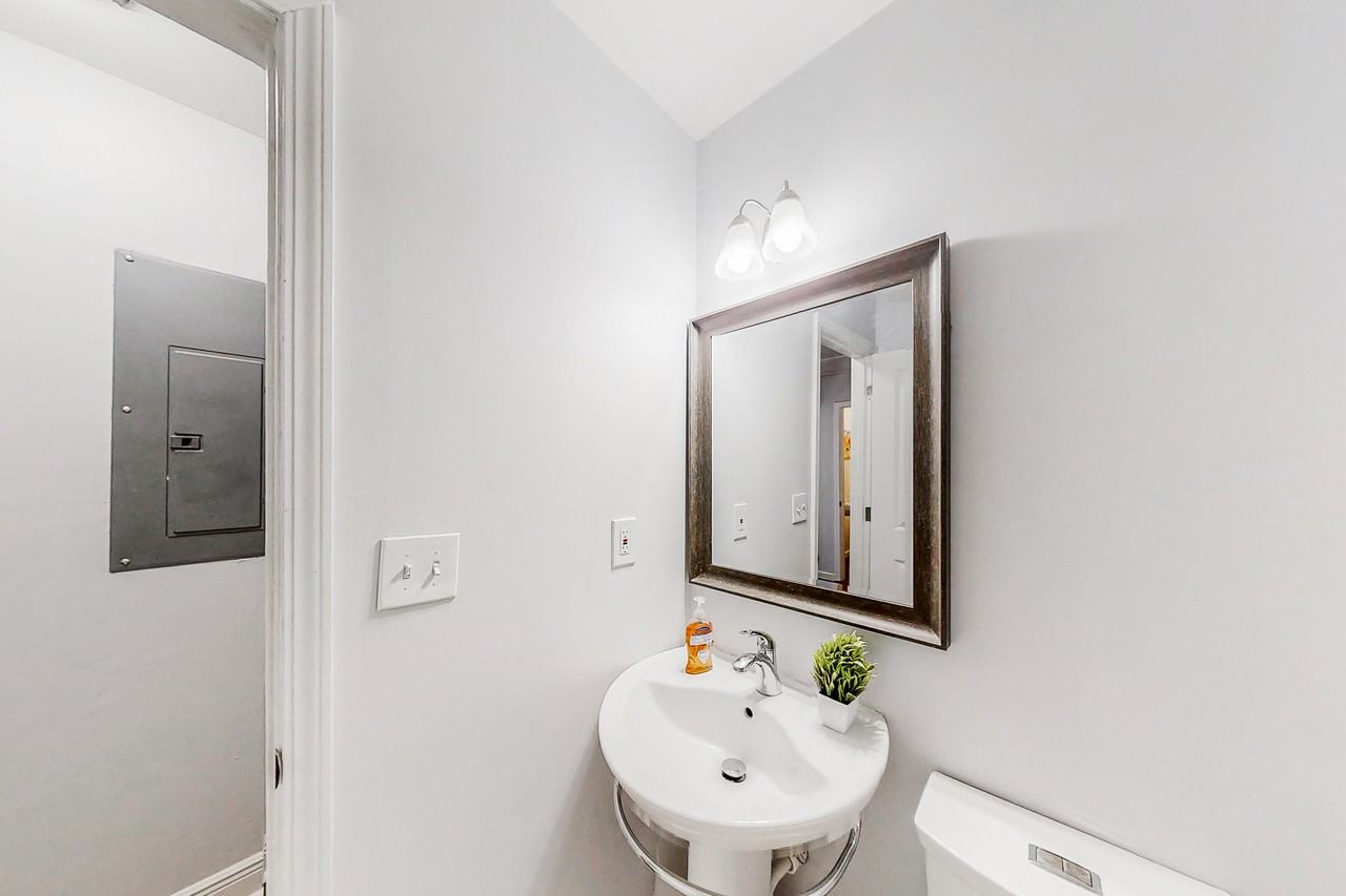 Sweetbriar Ln - Photo 5 of 11