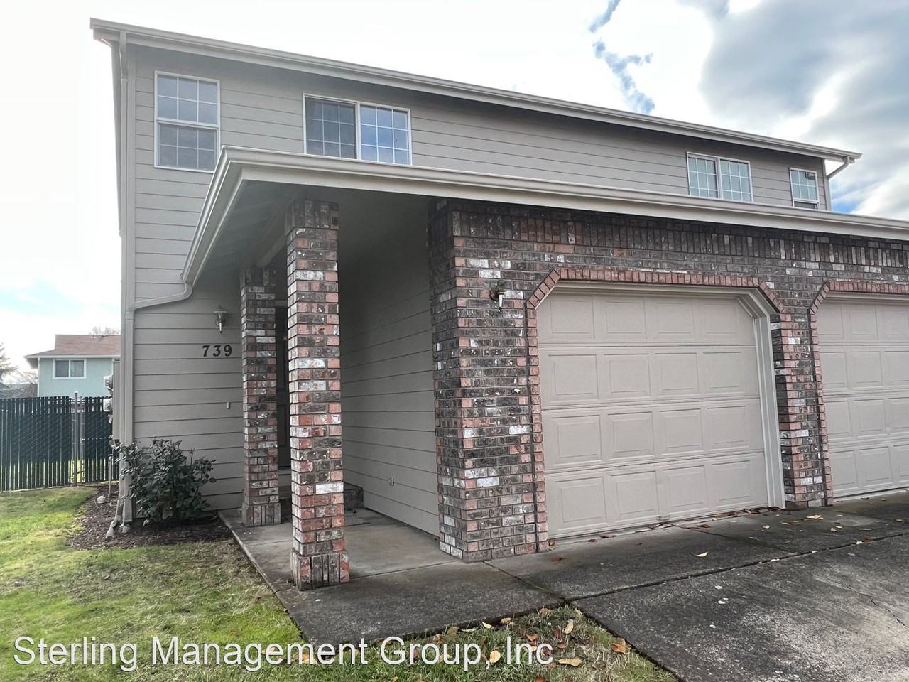 739/741 N Cloverleaf Loop - Photo 2 of 31