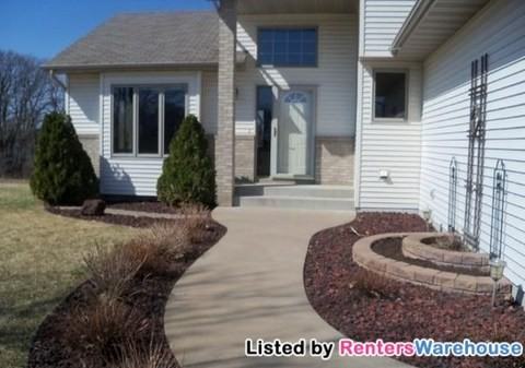 28060 Vassar St NE - Photo 2 of 14