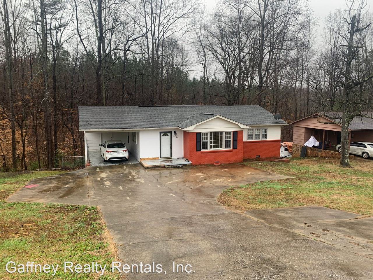1066 Hamrick St - Photo 2 of 12