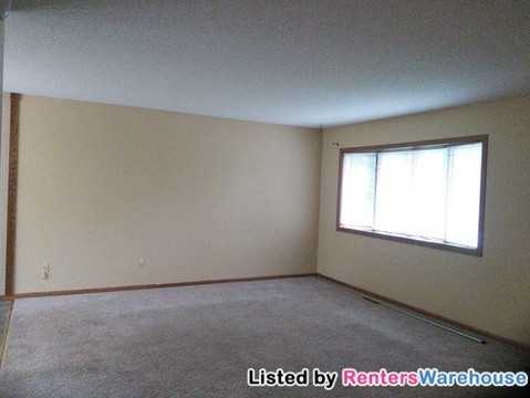 1484 Laurel Ave - Photo 3 of 13