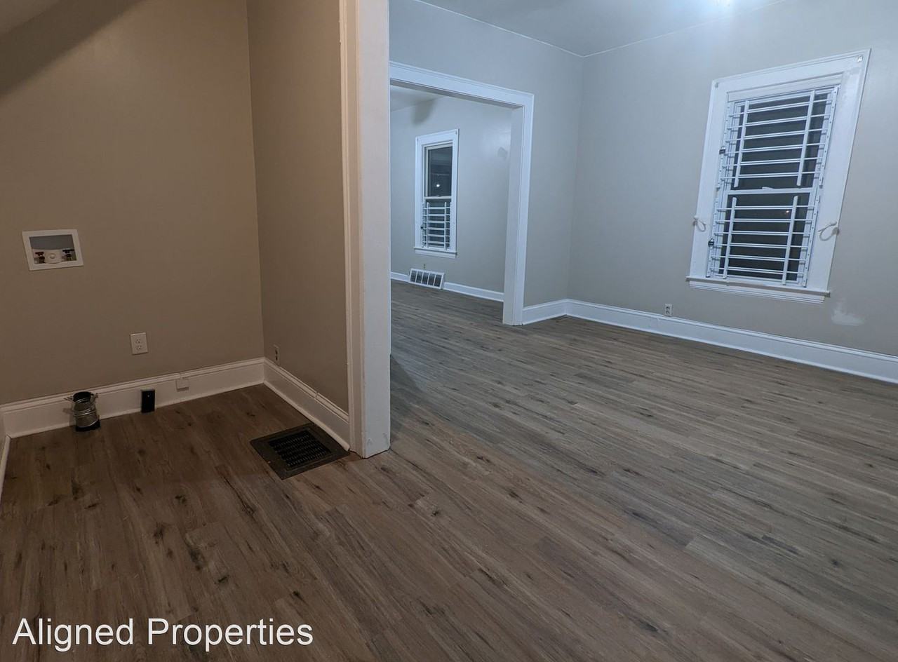 7502 Guthrie Ave - Photo 3 of 14