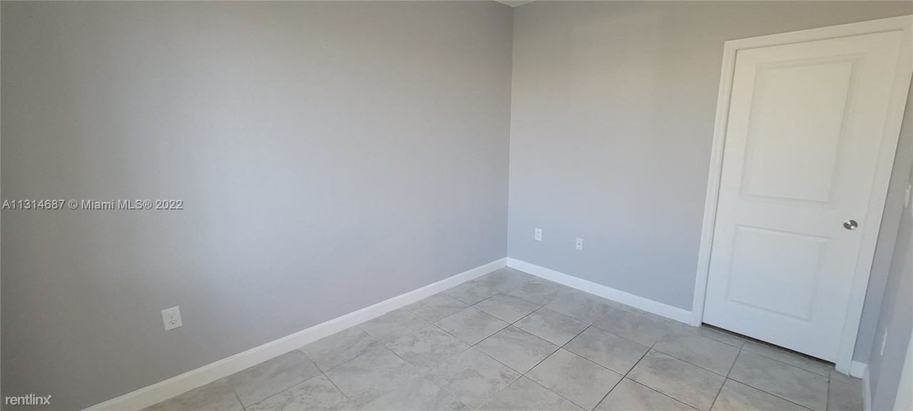 388 Ne 208th Ter #388 - Photo 3 of 18