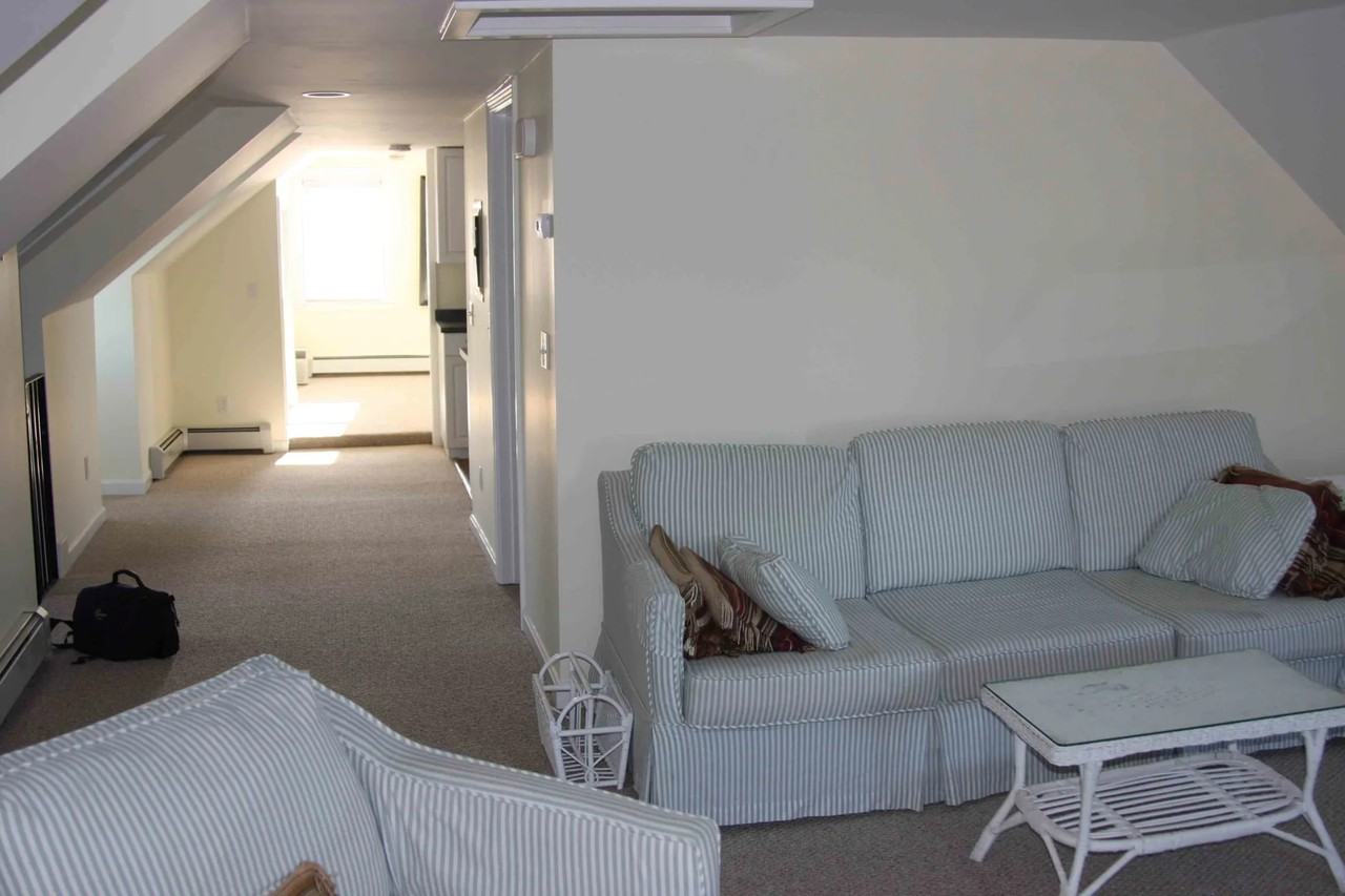 135 Prospect Hill St - Photo 2 of 5