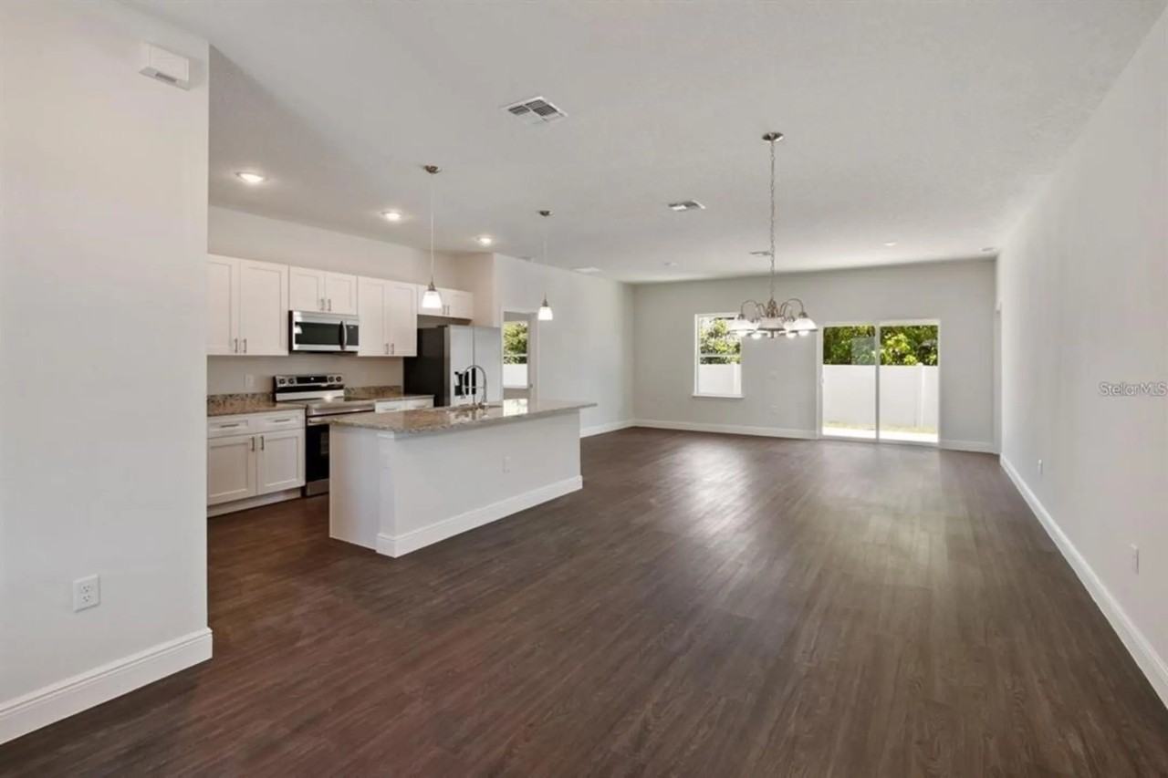 25 Zinnia Ln E - Photo 2 of 28