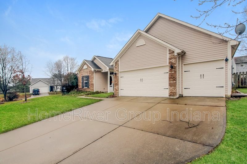 709 W Harriman Ave - Photo 2 of 26