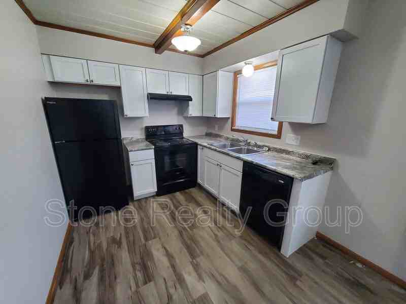 676 Delaware Ave #19 - Photo 4 of 12