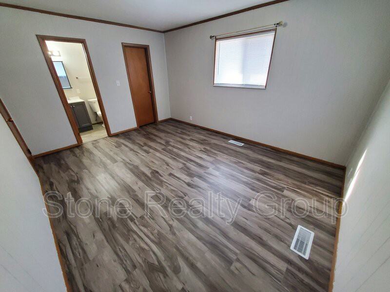 676 Delaware Ave #19 - Photo 7 of 12