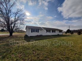 7927 E Lambert Ave - Photo 1 of 1