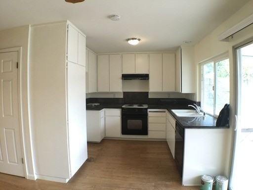 11096 Bragg Way - Photo 3 of 15