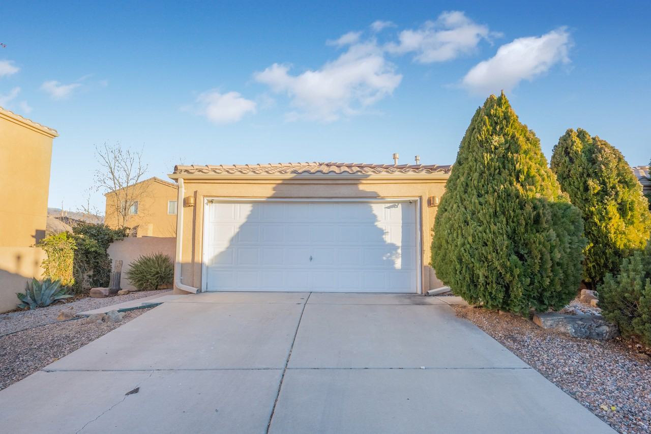 7204 Villa Clavel Ne - Photo 2 of 28