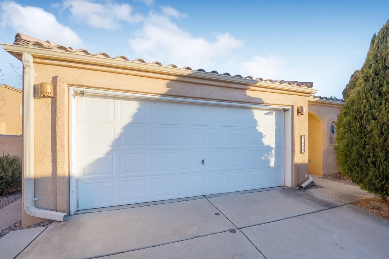 7204 Villa Clavel Ne - Photo 3 of 28